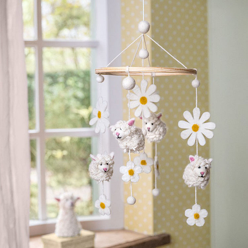 Mobiel - Schaapjes en Margrieten - Wolvilt - Handmade&Fairmade - Homedecoratie - 50x20cm