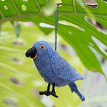 Hanger Vilt Vogel - Papegaai Blauw Hyacintara - 14x8cm - Homedeco - Fairtrade