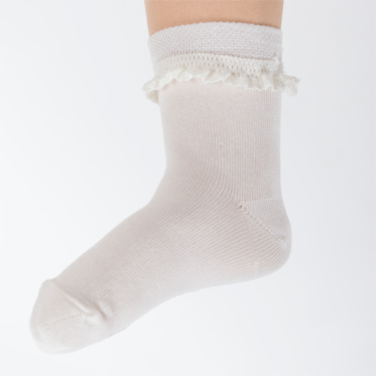 Sokken met kant of een strikje