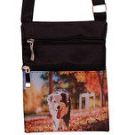 Schoudertasje - Wandelende Hond Zwart/Wit in Park - Zwart - Verstelbaar - 19x14,5cm