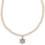 Parelketting Ivoorkleurige Imitatie Parels 6mm - Kindermaat - Hangertje sneeuwvlokje zilverkleurig 1,2cm