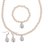 Set - Kinderketting, armbandje en oorbellen - ivoorkleurige immitatieparels 6mm - Hangertje Klavertje vier zilverkleurig 1,5cm
