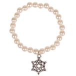 Kinderarmbandje Ivoorkleurige Imitatie Parels 6mm - Hangertje sneeuwvlokje zilverkleurig 1,2cm