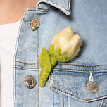 Broche Vilt Bloem - Tulpje "Gini" Zacht Geel/Groen - 8cm - Fairtrade Accessoire