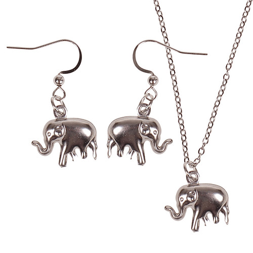 Set - Ketting 55cm - Oorbellen Zilverkleurig - Hangertje Olifant zilverkleurig 1,5cm