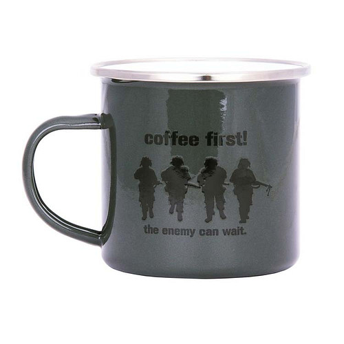 Emaille beker soldaten groen - Coffee First! 