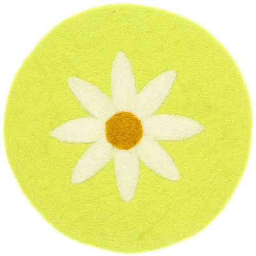 Vilten Onderzetter Rond - Geelgroen met Witte Margriet - 20 cm - Fairtrade Homedeco