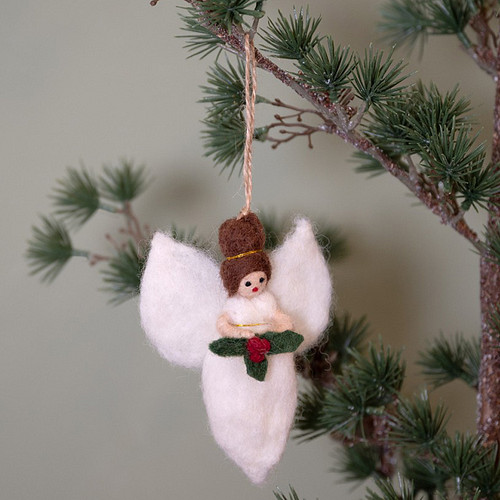 Hanger Vilt - Engeltje Wit met Hulst / Holly Berry - 13cm - Fairtrade