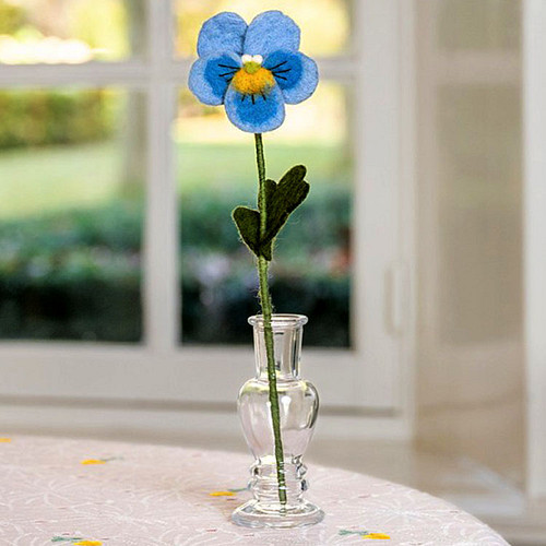 Bloem Wolvilt - Viooltje Lichtblauw - Handmade-Fairtrade - Homedeco - 30cm