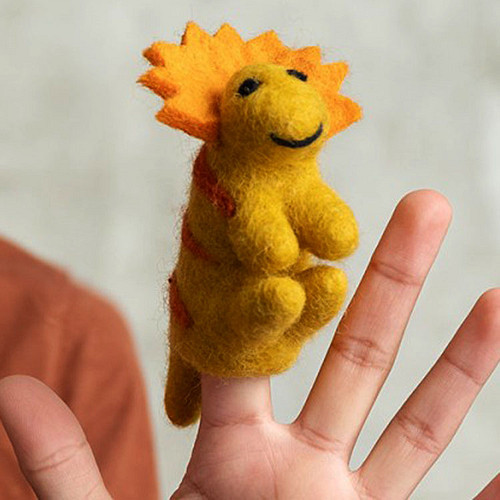Vingerpoppetje Wolvilt - Dinosaurussen Triceratops Geel/Oranje - Handmade&Fairmade - 11x9cm
