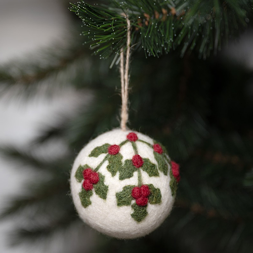 Kerstbal Vilt - Hulst / Holly Berry Trosjes Large - 8cm - Wit/Groen/Rood - Fairtrade