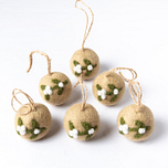 Kerstballen Vilt - Mistletoe Small - Set 6 stuks - 5cm - Beige/Groen/Wit - Fairtrade