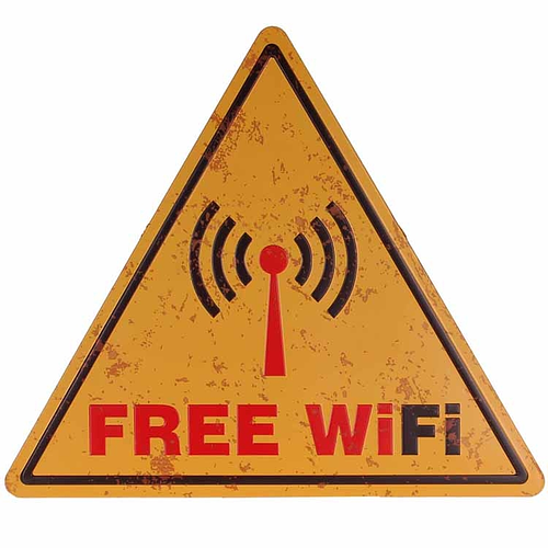 Metalen driehoek - Free wifi