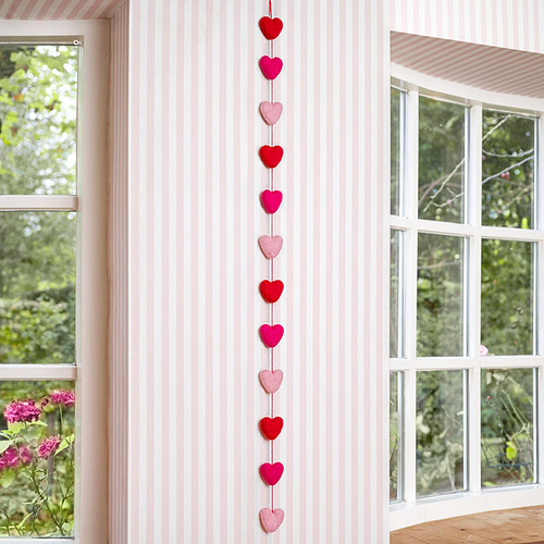 Viltslinger Wolvilt - Hart Love - Rood/Fuchsia/Roze - Handmade&Fairtrade - Homedeco - 117cm